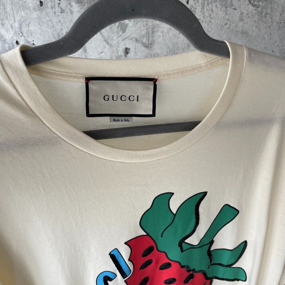 Gucci Cotton T-Shirt with Strawberry Logo and Black Sequined - Used